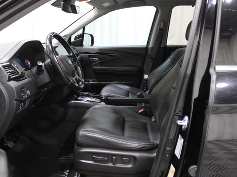Used 2021 Honda Pilot Touring image 3
