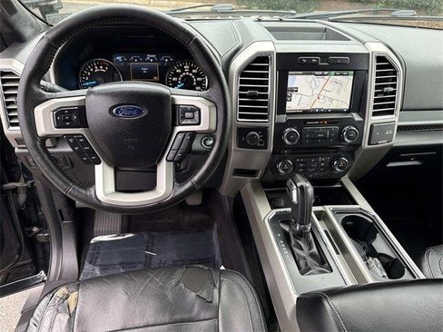 Used 2015 Ford F150 Lariat image 17