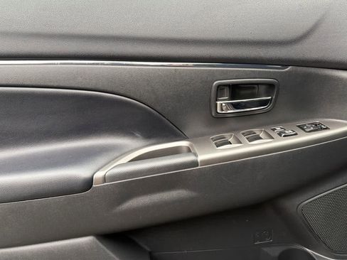 Used 2024 Mitsubishi Outlander Sport SE image 14