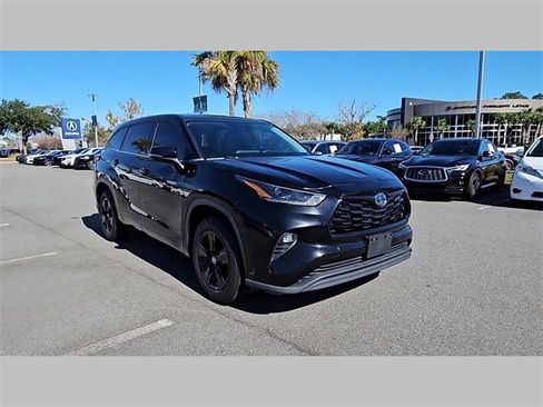 Used 2021 Toyota Highlander LE image 32