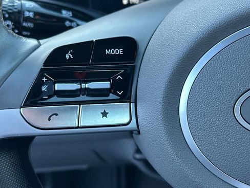 Used 2025 Hyundai Elantra SEL image 26