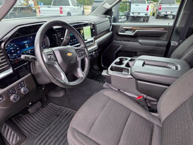 Used 2025 Chevrolet Silverado 3500 LT w/ Safety Package AWD/4WD image 22