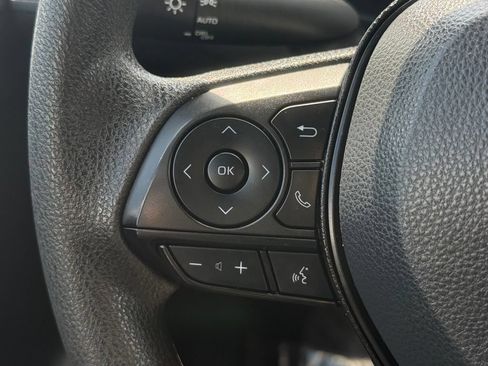 Used 2025 Toyota RAV4 XLE AWD/4WD image 19