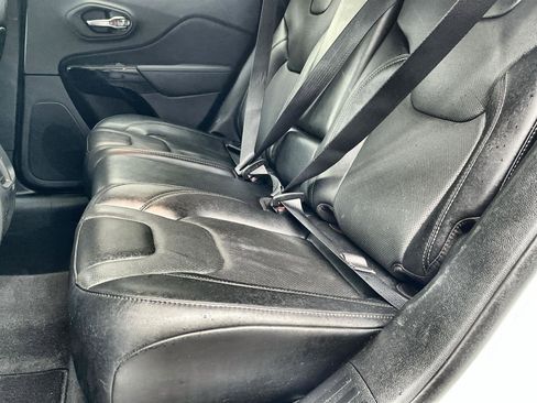 Used 2023 Jeep Cherokee Altitude Lux image 14