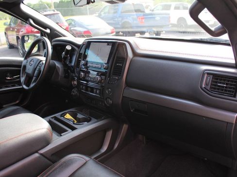 Used 2023 Nissan Titan PRO-4X w/ Pro-4x Convenience Package image 18