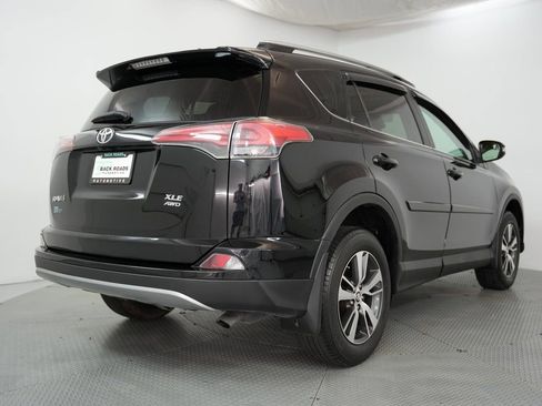 Used 2017 Toyota RAV4 XLE image 9
