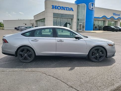Used 2023 Honda Accord Sport image 4