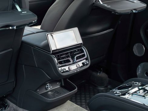 Used 2023 Bentley Bentayga Extended Wheelbase image 46