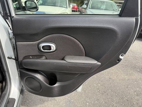 Used 2015 Kia Soul FWD image 28