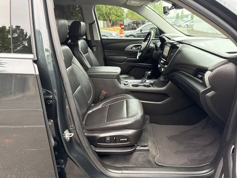 Used 2019 Chevrolet Traverse LT w/ LT Premium Package AWD/4WD image 9