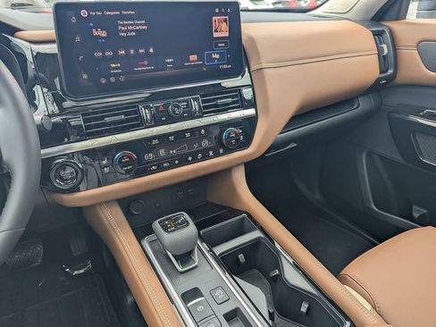 Certified 2026 Nissan Pathfinder Platinum w/ Cargo Package FWD image 25