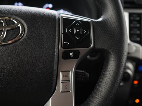 Used 2022 Toyota 4Runner Limited AWD/4WD image 25