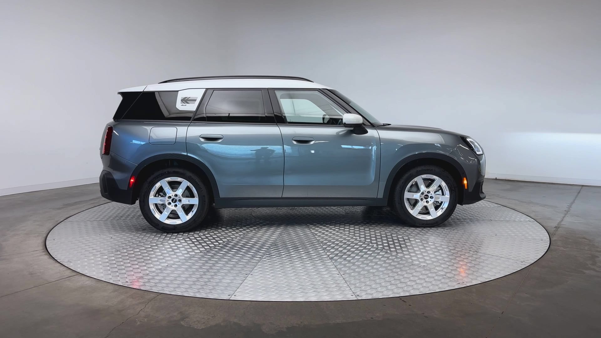 Certified 2027 MINI Cooper Countryman S AWD/4WD image 9