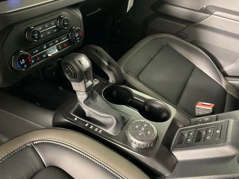 New 2026 Ford Bronco Outer Banks w/ Sasquatch Package AWD/4WD image 18