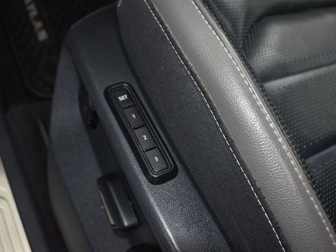 Used 2021 Volkswagen Atlas SEL Premium image 11