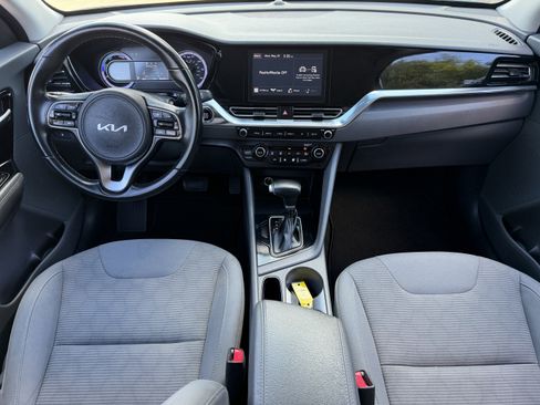 Used 2022 Kia Niro LXS FWD image 24