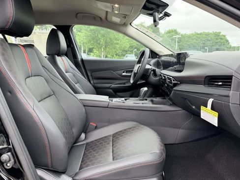 New 2026 Nissan Sentra SR w/ SR Premium Package FWD image 10
