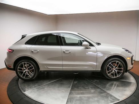 Certified 2026 Porsche Macan AWD/4WD image 5