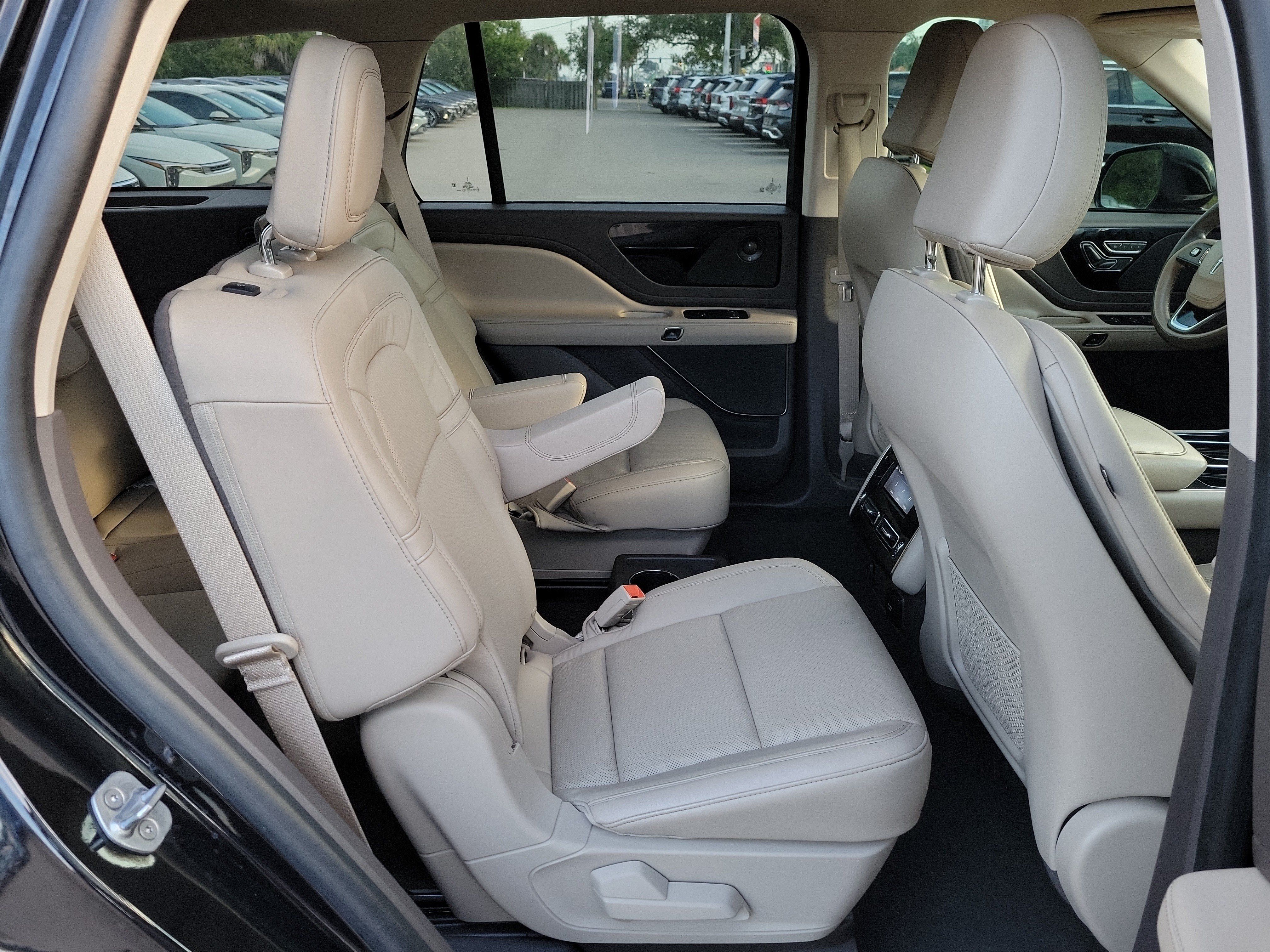 Used 2022 Lincoln Aviator Reserve RWD image 12