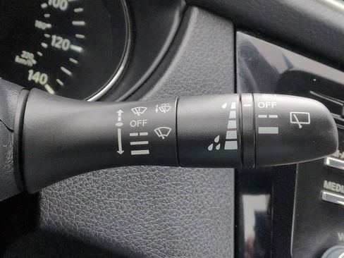 Used 2016 Nissan Rogue S image 26