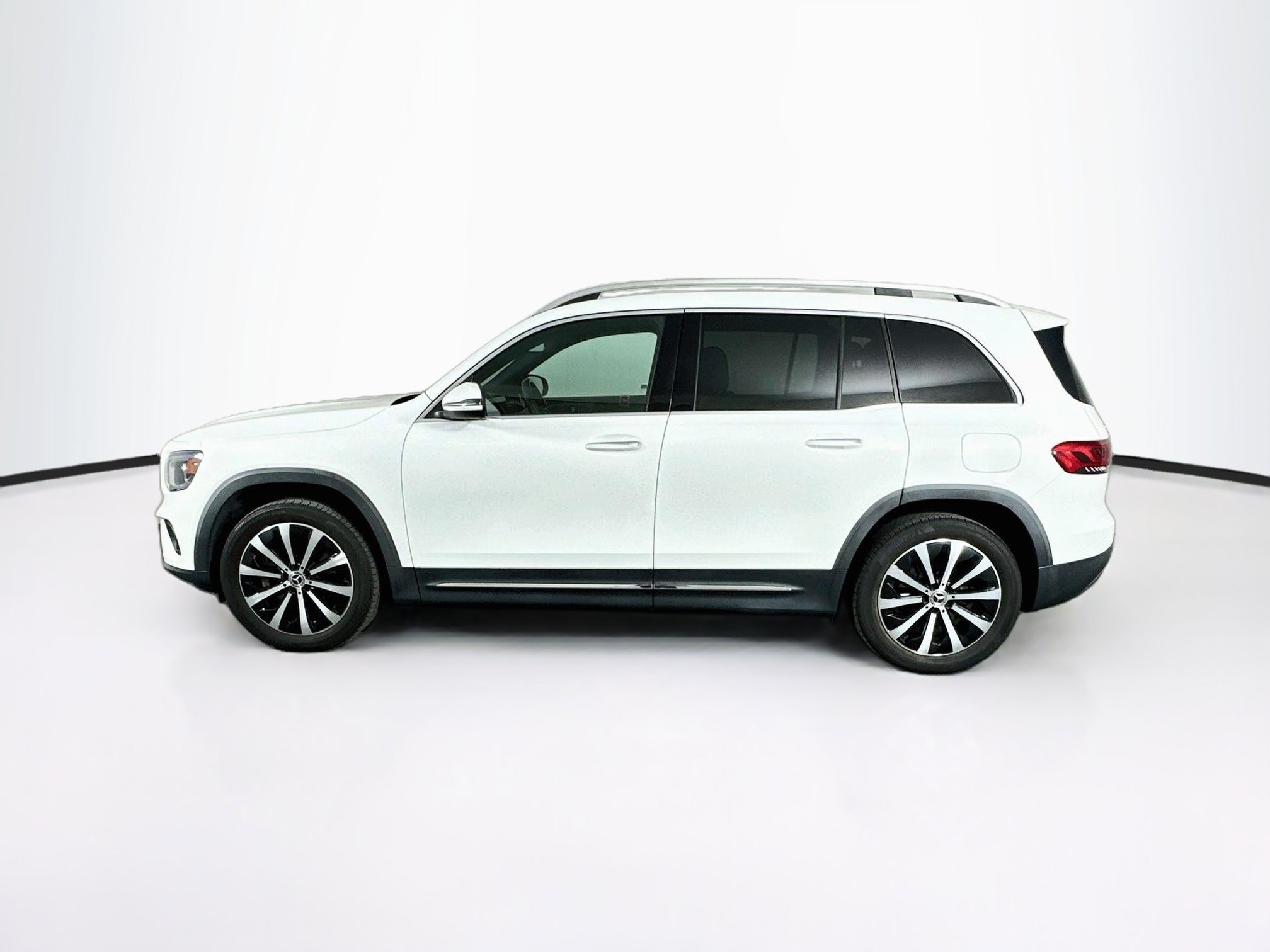 Used 2021 Mercedes-Benz GLB 250 image 4