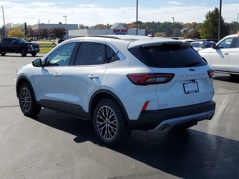 New 2026 Ford Escape SE w/ Class II Trailer Tow Package image 4