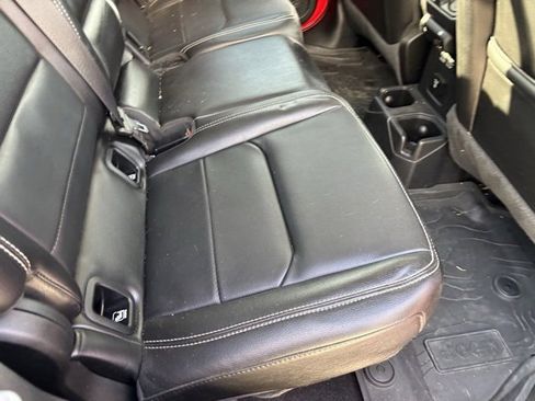 Used 2020 Jeep Gladiator Overland image 26