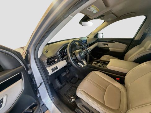 Certified 2025 Honda Pilot EX-L image 9