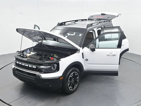 Used 2025 Ford Bronco Sport Outer Banks w/ Outer Banks Tech Package+ AWD/4WD image 49