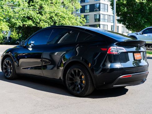 Used 2022 Tesla Model Y Long Range AWD/4WD image 4