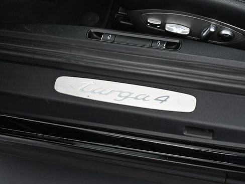 Certified 2017 Porsche 911 Targa 4 AWD/4WD image 17