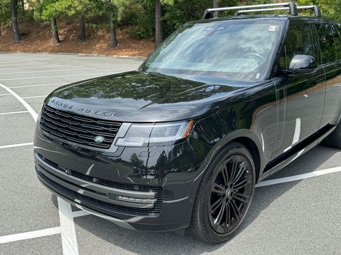Used 2025 Land Rover Range Rover SE AWD/4WD image 18