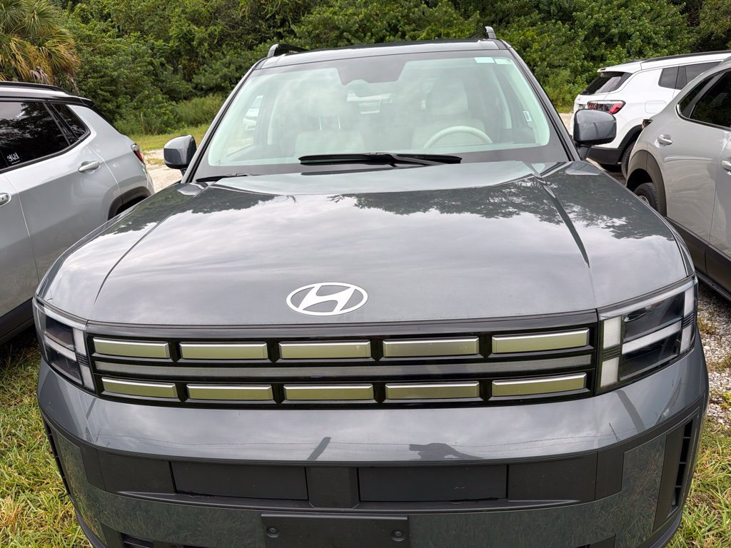 Used 2025 Hyundai Santa Fe SEL FWD image 6