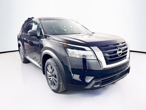 New 2025 Nissan Pathfinder SV image 3