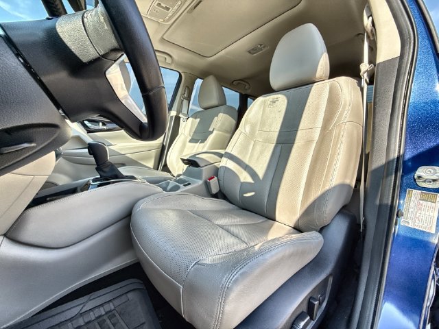 Used 2019 Nissan Rogue Sport SL w/ Premium Package FWD image 11