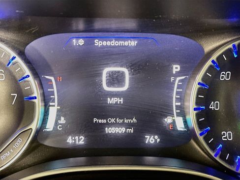 Used 2019 Chrysler Pacifica Touring-L Plus w/ Advanced Safetytec Group FWD image 19
