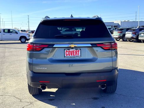 Used 2023 Chevrolet Traverse LT image 7