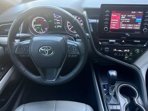 Used 2021 Toyota Camry SE w/ Cold Weather Package FWD image 16