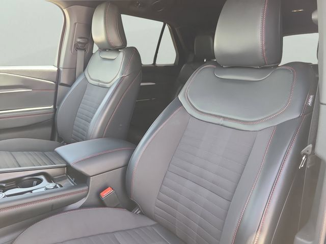 Used 2025 Ford Explorer ST-Line AWD/4WD image 18