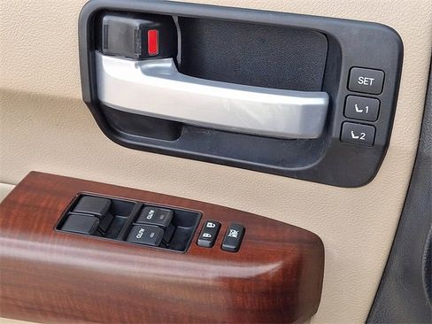 Used 2014 Toyota Sequoia Platinum image 24