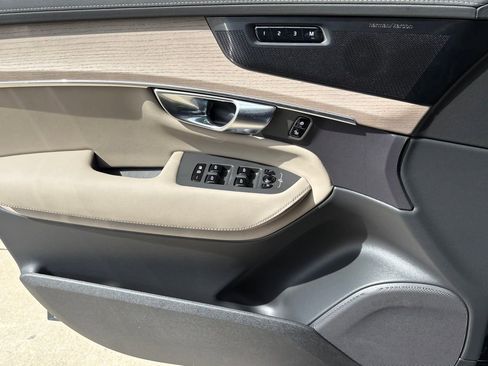 New 2026 Volvo XC90 B6 Plus w/ Protection Package Premier image 17