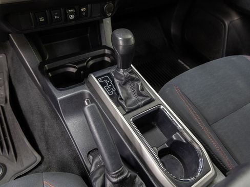 Used 2018 Toyota Tacoma SR5 image 20