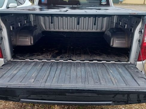 Used 2020 Chevrolet Silverado 1500 LT image 8