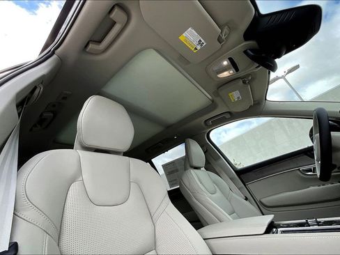 New 2026 Volvo XC90 B5 Ultra w/ Protection Package Premier image 31
