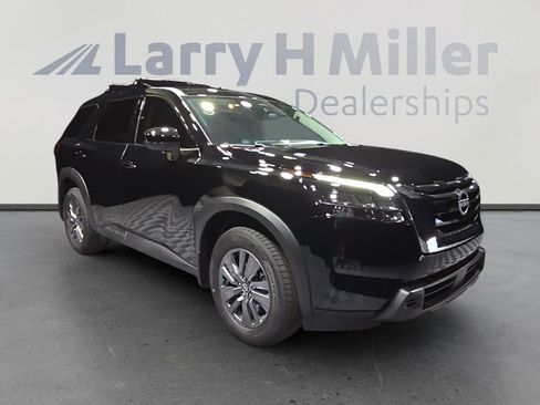 New 2025 Nissan Pathfinder SV w/ Cargo Package image 7