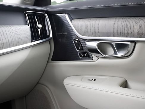 Certified 2025 Volvo S90 B6 Ultra image 13