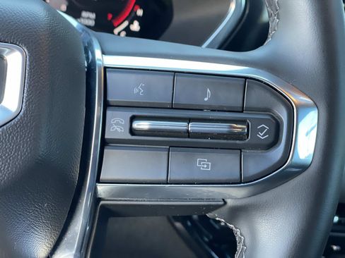 Used 2025 GMC Canyon Elevation w/ Convenience Package image 12