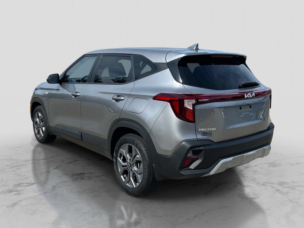 Used 2024 Kia Seltos LX AWD/4WD image 3