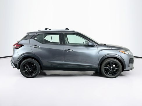 Used 2024 Nissan Kicks SV w/ Interior Electronics Package FWD image 10