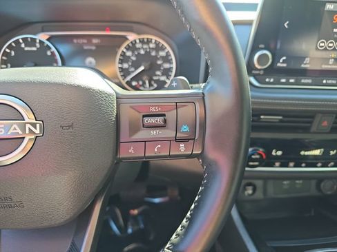 Used 2025 Nissan Rogue SV FWD image 23